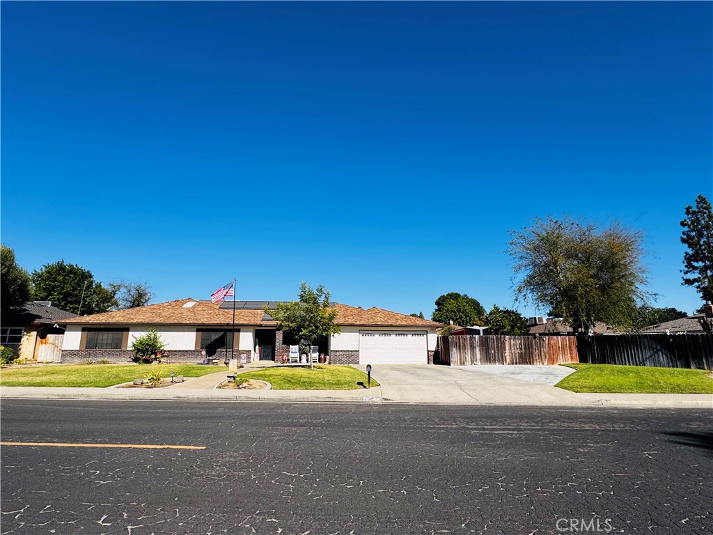 2560 Chestnut Property Photo 2