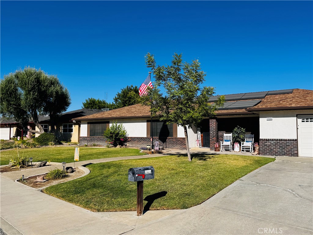 2560 Chestnut Property Photo 3