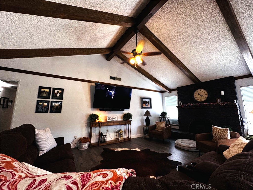 2560 Chestnut Property Photo 27