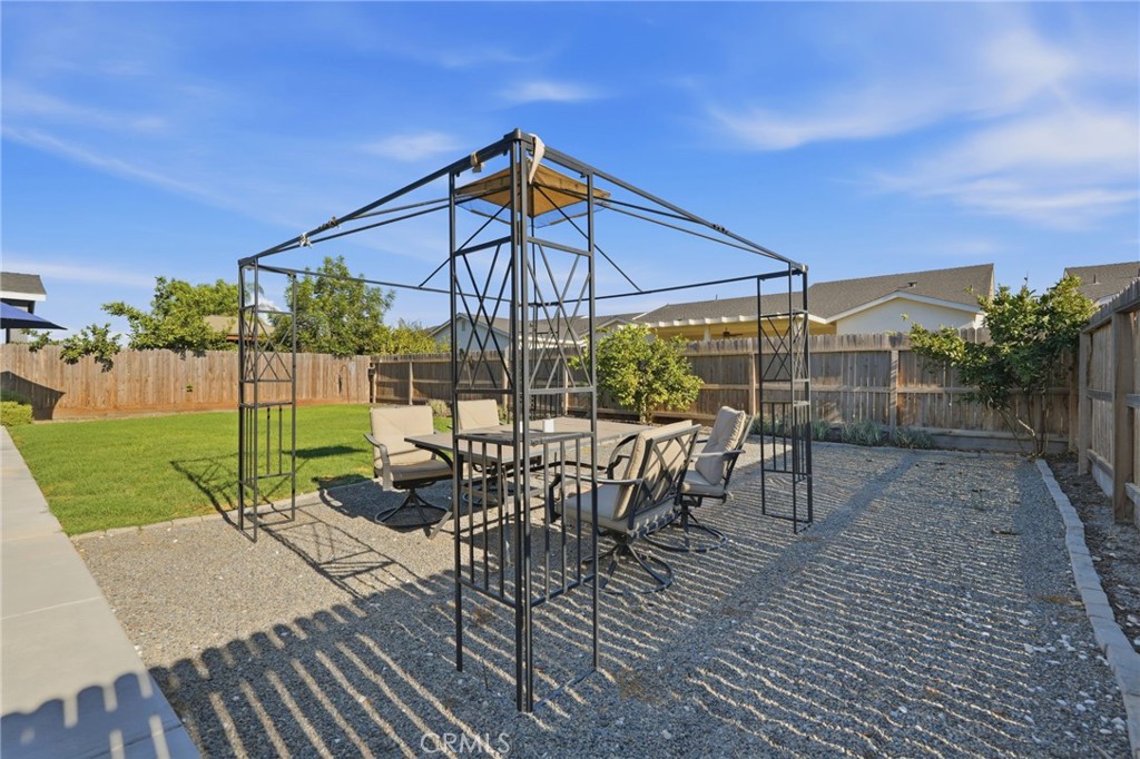 2407 W Andrew Property Photo 42