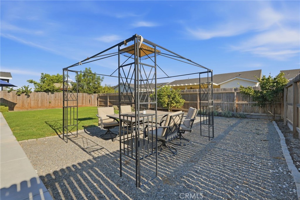 2407 W Andrew Property Photo 42