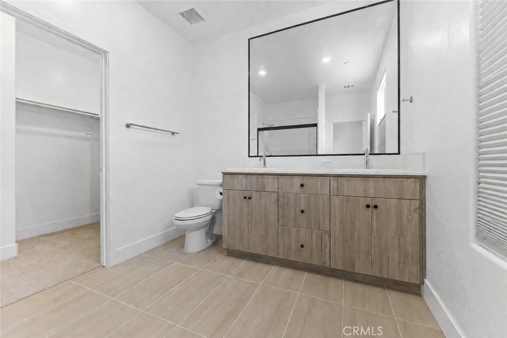 579 N Adler Property Photo 12