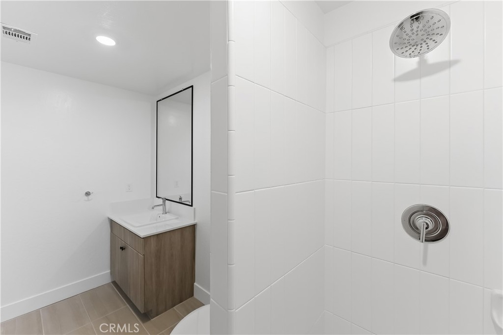 579 N Adler Property Photo 17