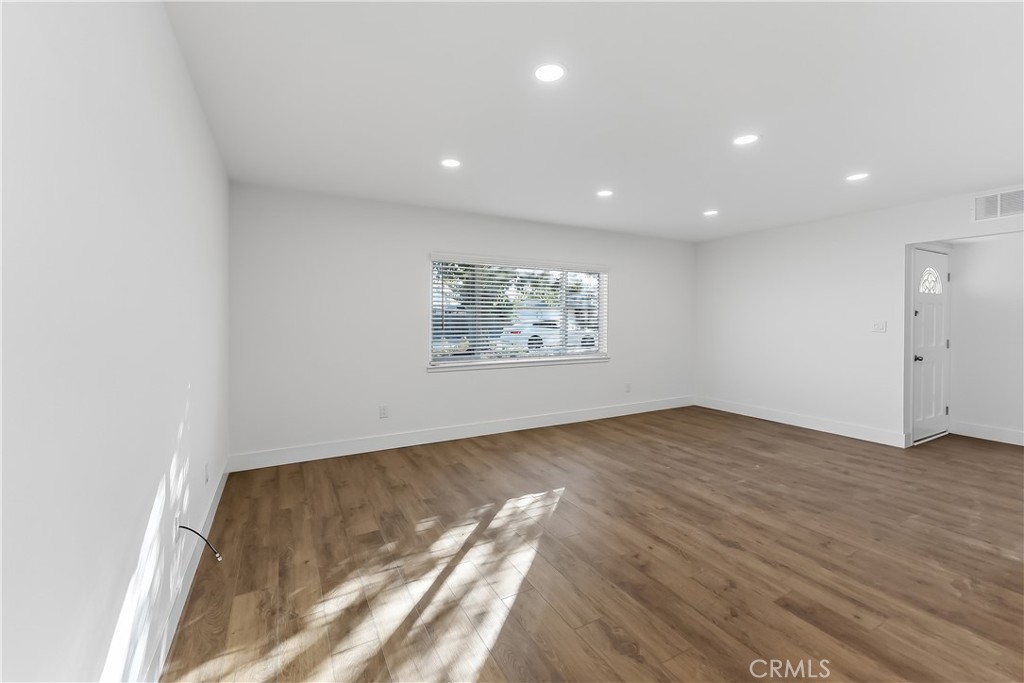 3042 W Mendes Property Photo 4