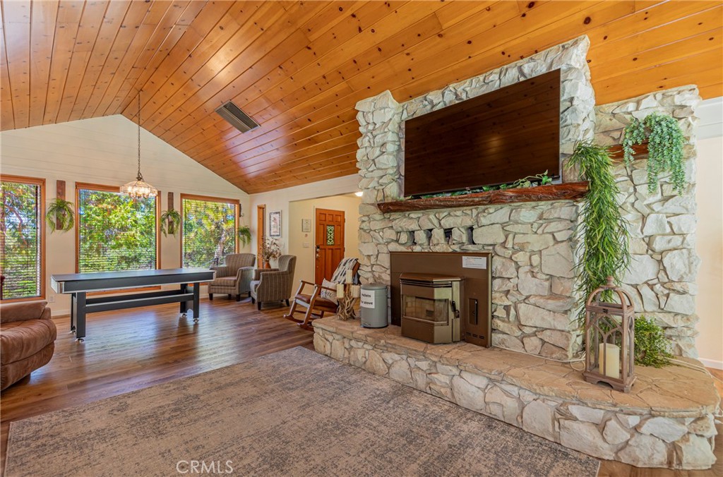 42395 Maples Lane Property Photo 3