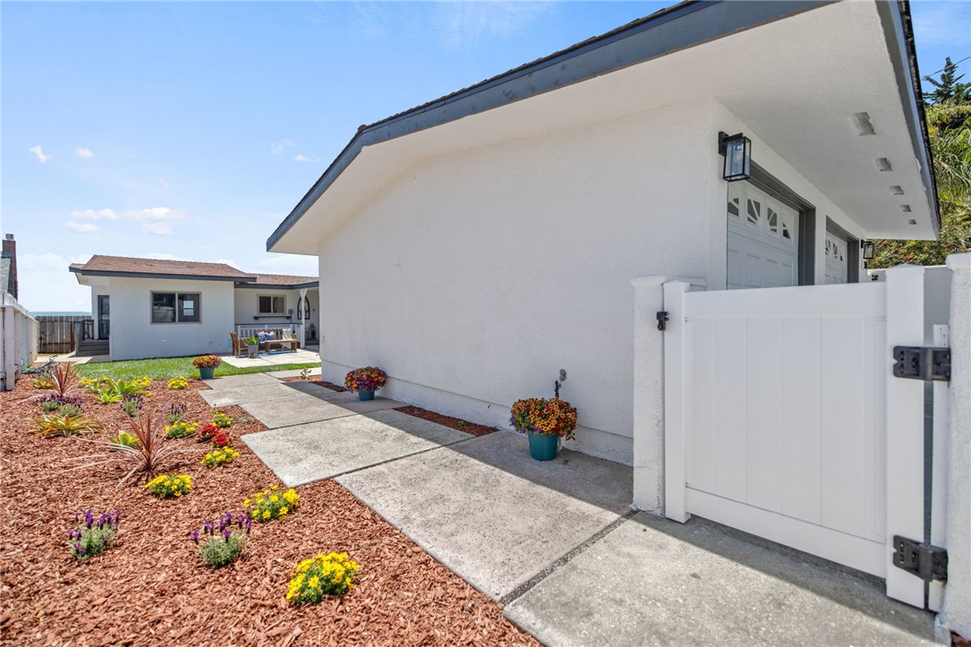 534 Pacific Property Photo 8