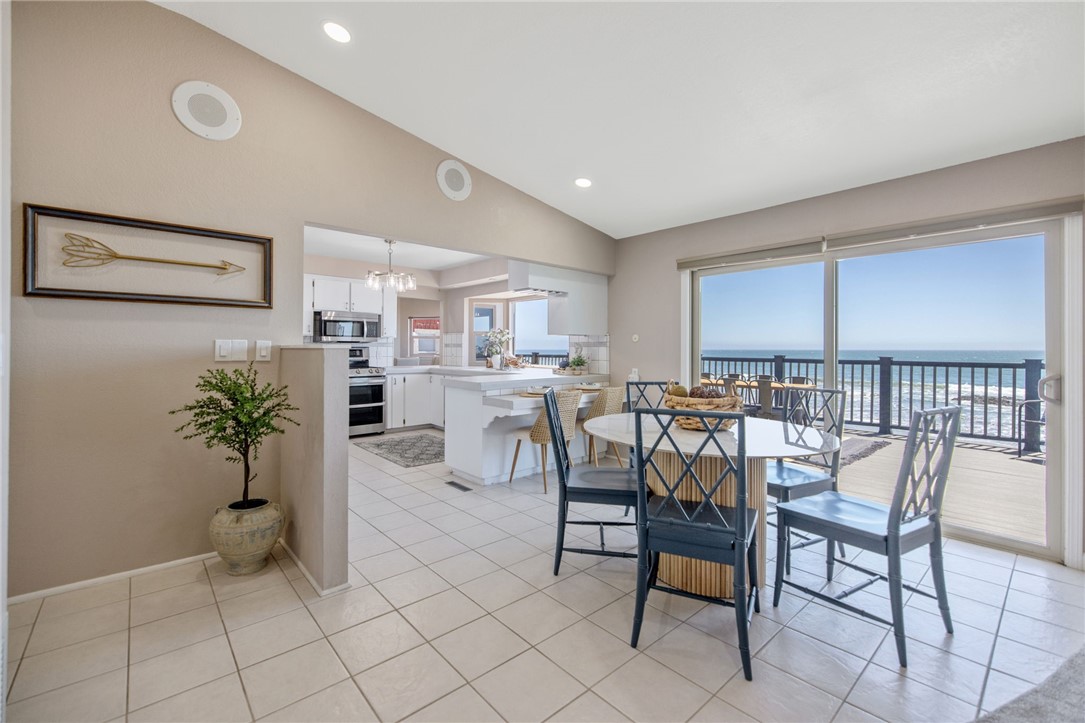 534 Pacific Property Photo 17