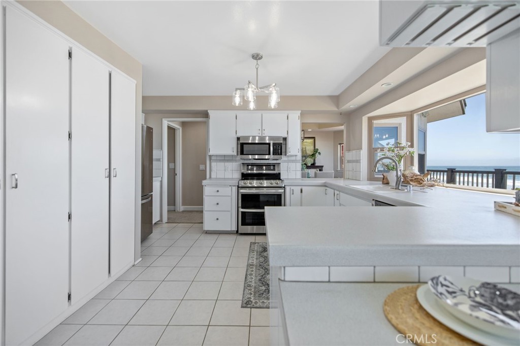 534 Pacific Property Photo 18