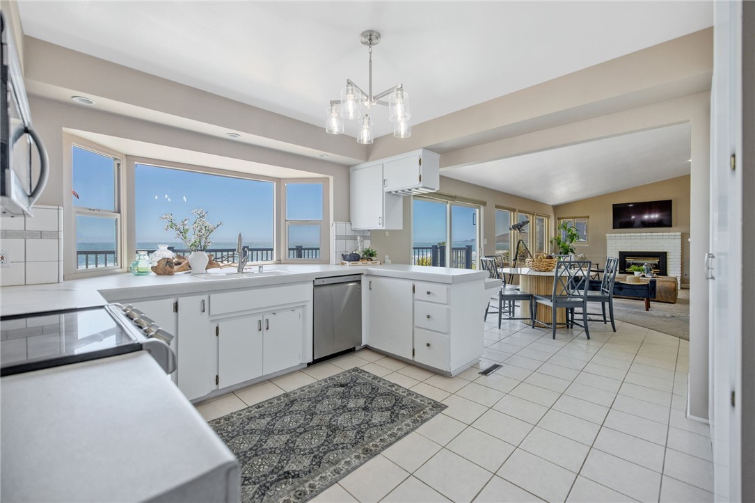 534 Pacific Property Photo 19