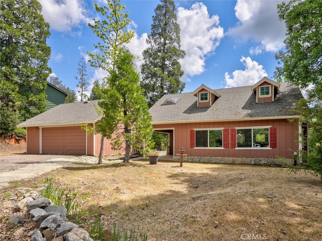 60036 Cascadel Dr S Property Photo 1