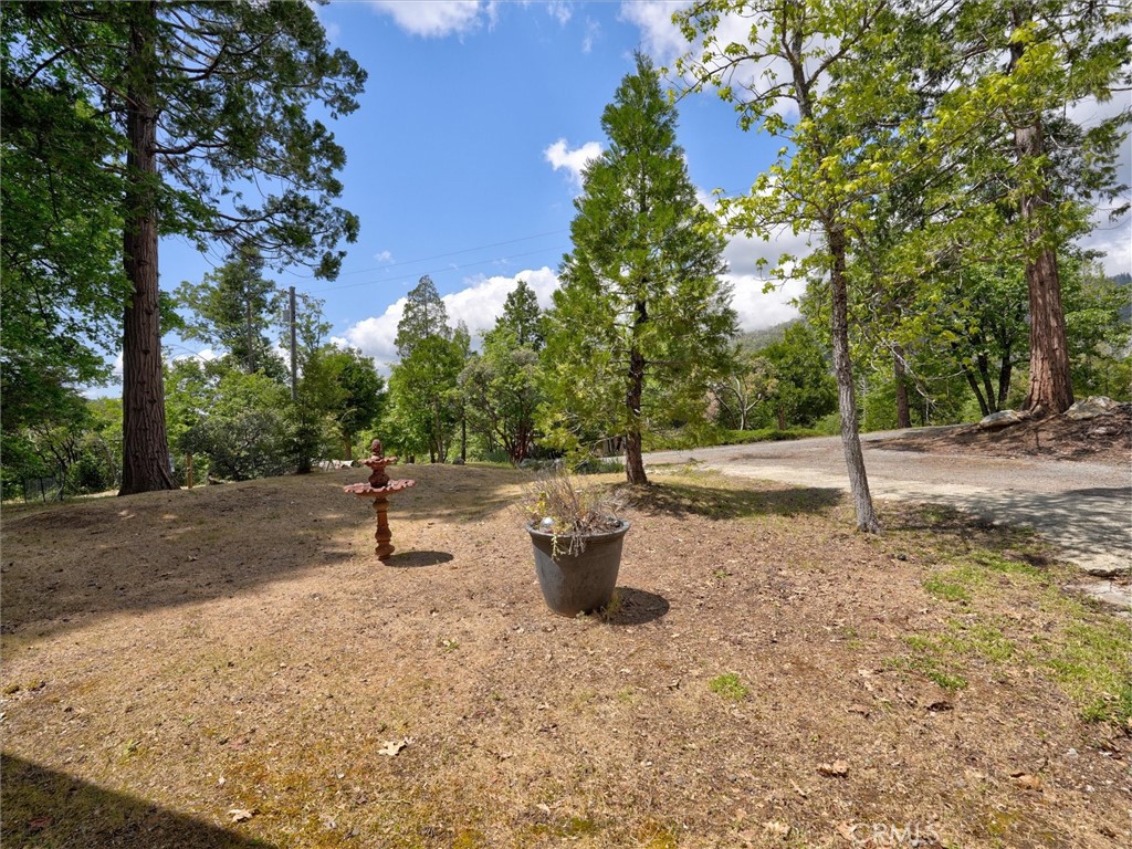 60036 Cascadel Dr S Property Photo 3