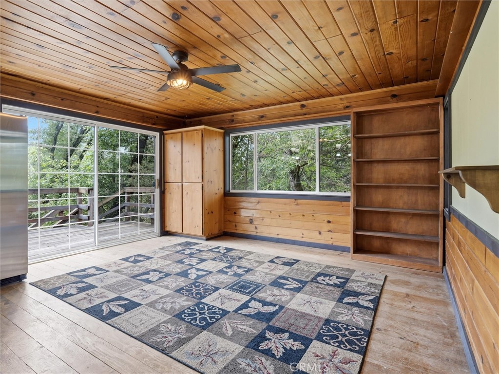 60036 Cascadel Dr S Property Photo 11