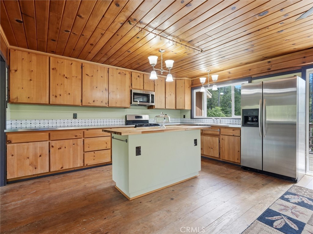 60036 Cascadel Dr S Property Photo 13