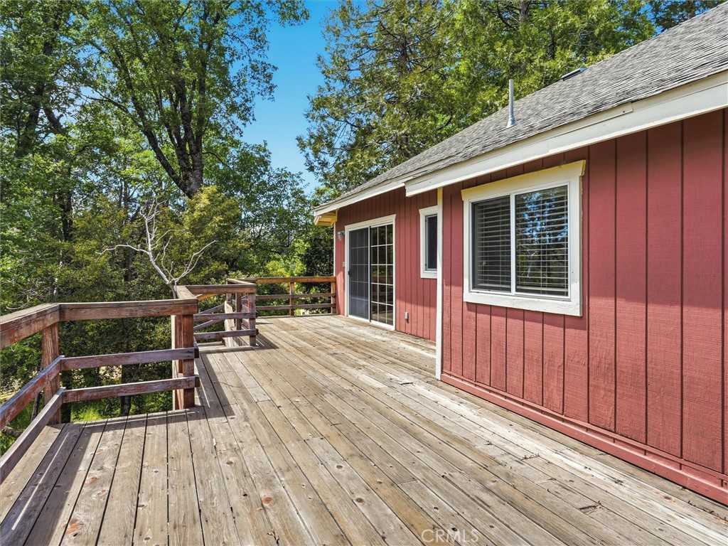 60036 Cascadel Dr S Property Photo 18