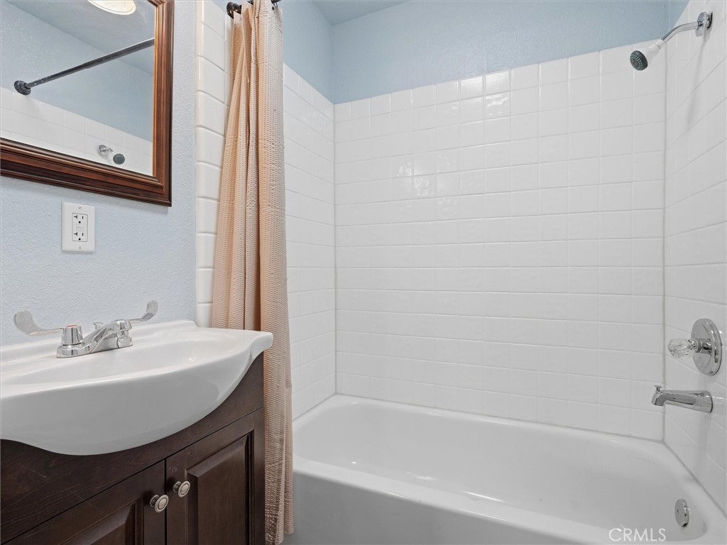 60036 Cascadel Dr S Property Photo 37