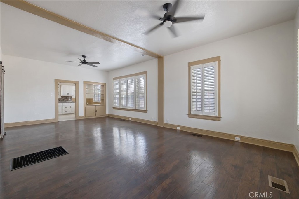 112 Irwin Court Property Photo 7