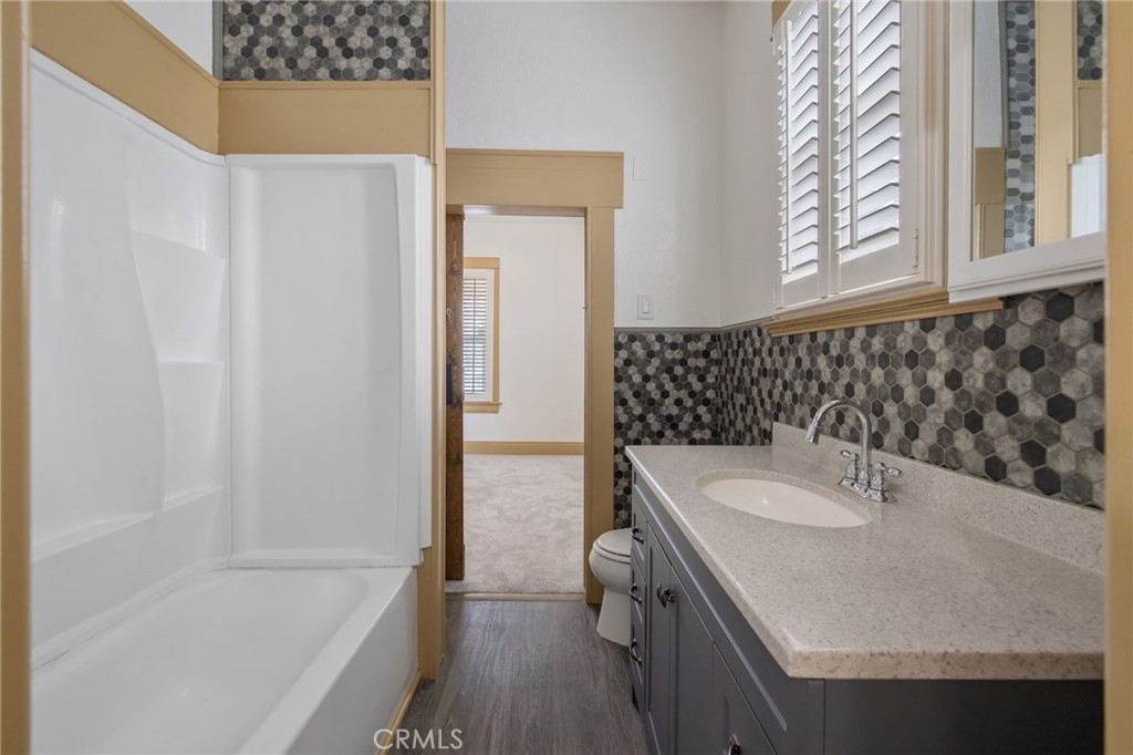 112 Irwin Court Property Photo 25