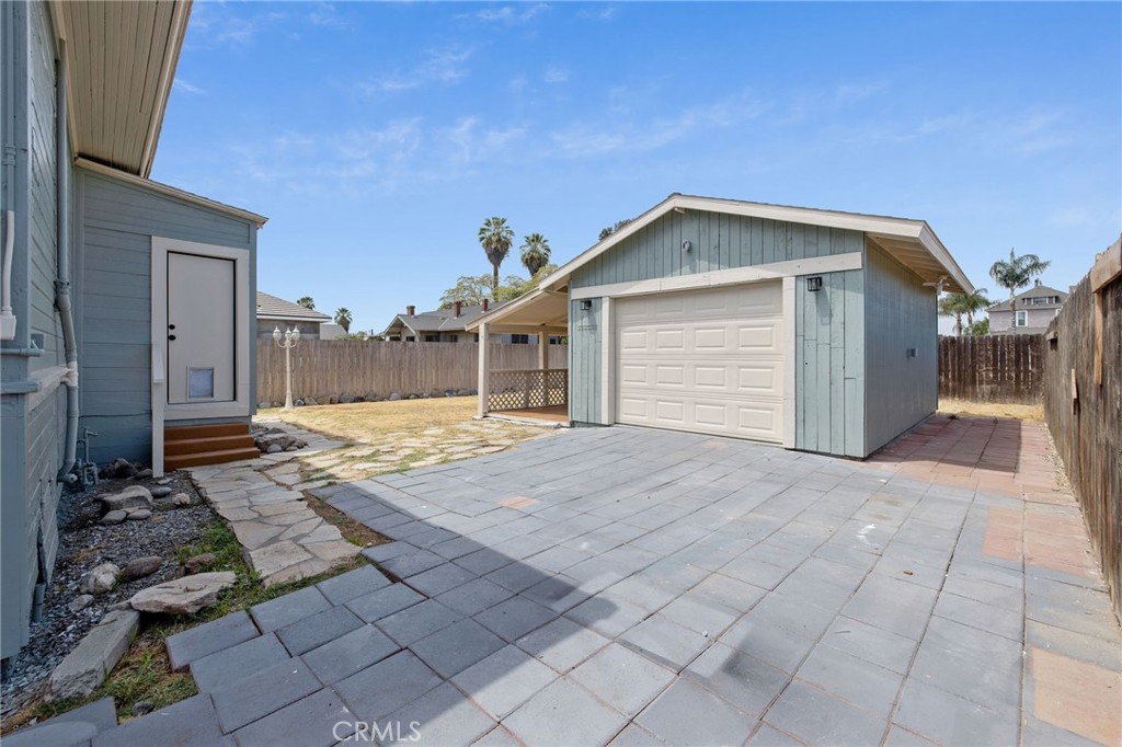 112 Irwin Court Property Photo 33