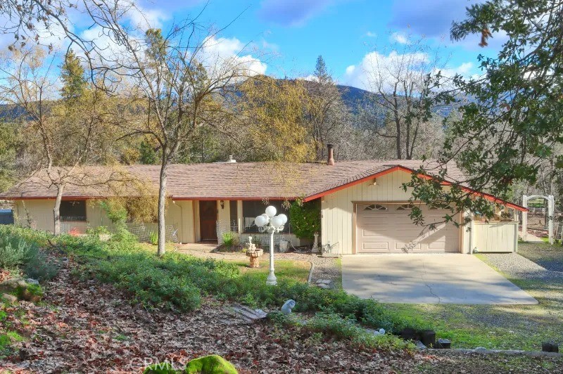 5909 Evergreen Property Photo 3