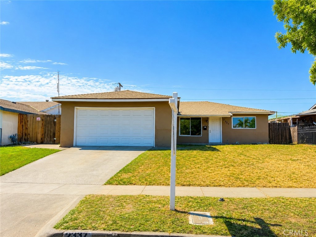 2337 W Shields Property Photo 1