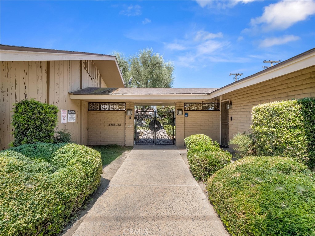 3749 N Fruit C Property Photo 1