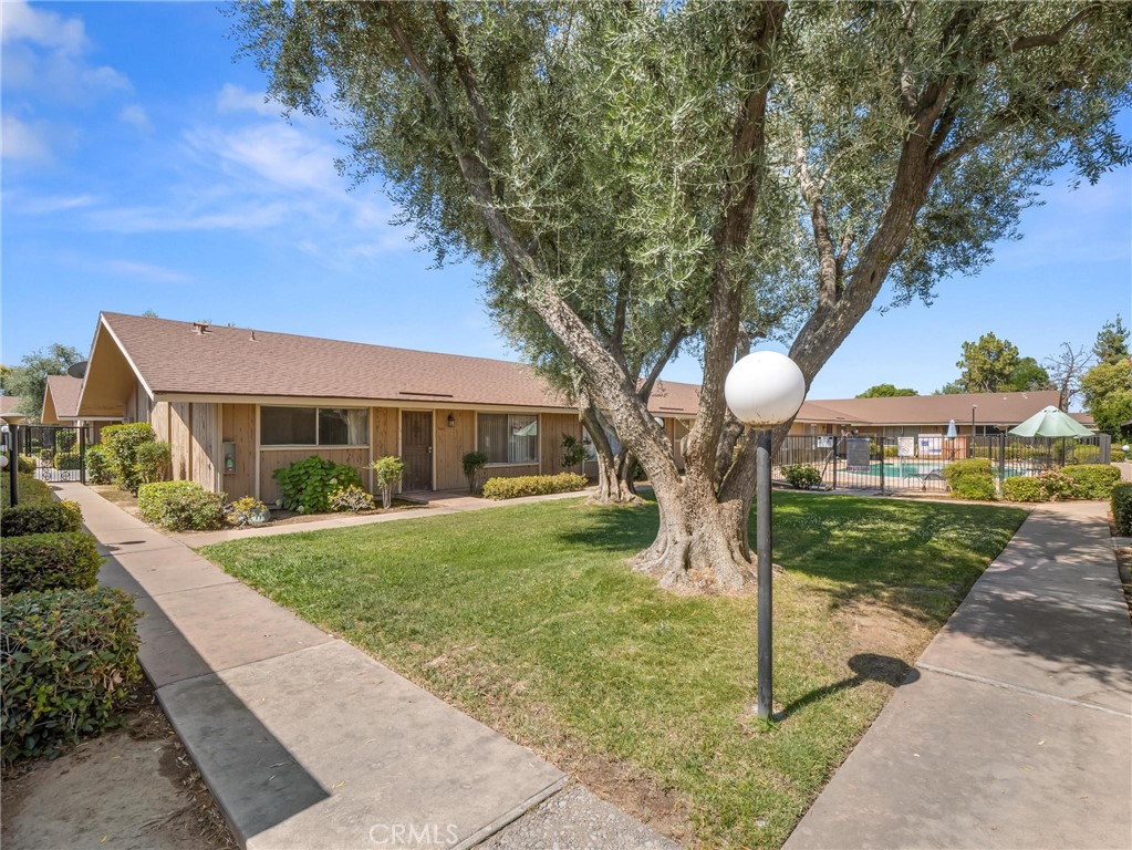3749 N Fruit C Property Photo 2