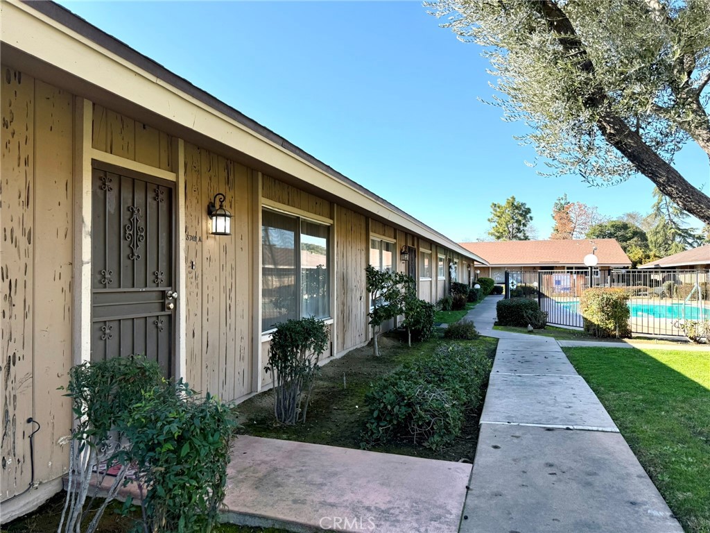 3749 N Fruit C Property Photo 5