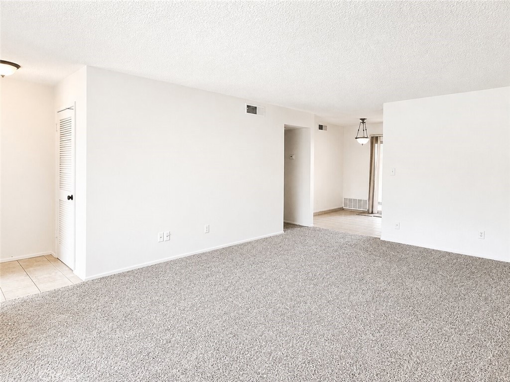 3749 N Fruit C Property Photo 6