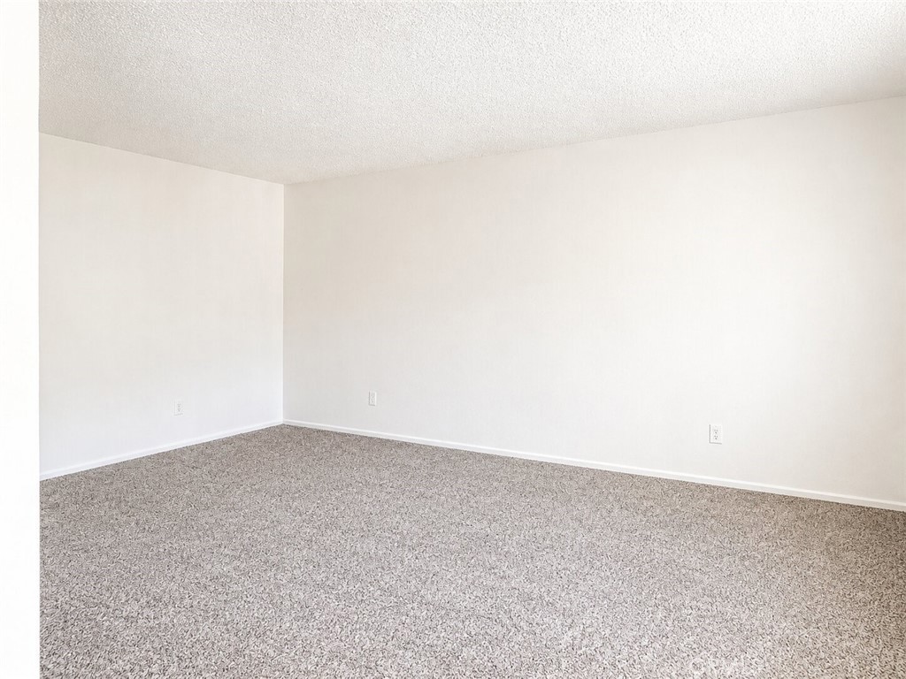 3749 N Fruit C Property Photo 8