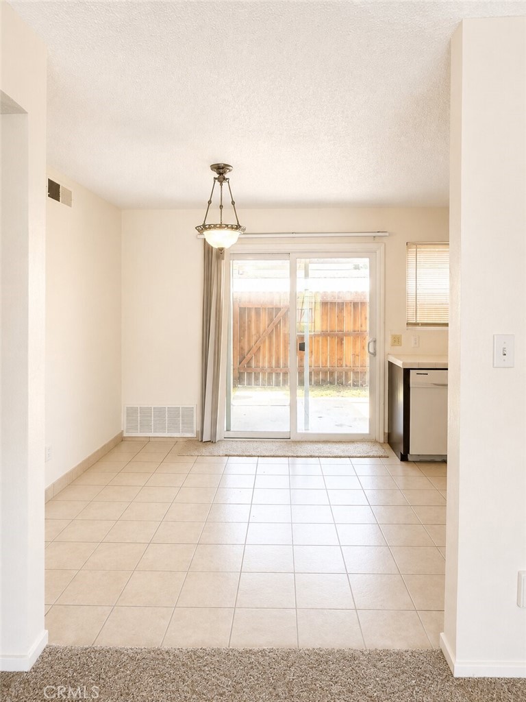 3749 N Fruit C Property Photo 9