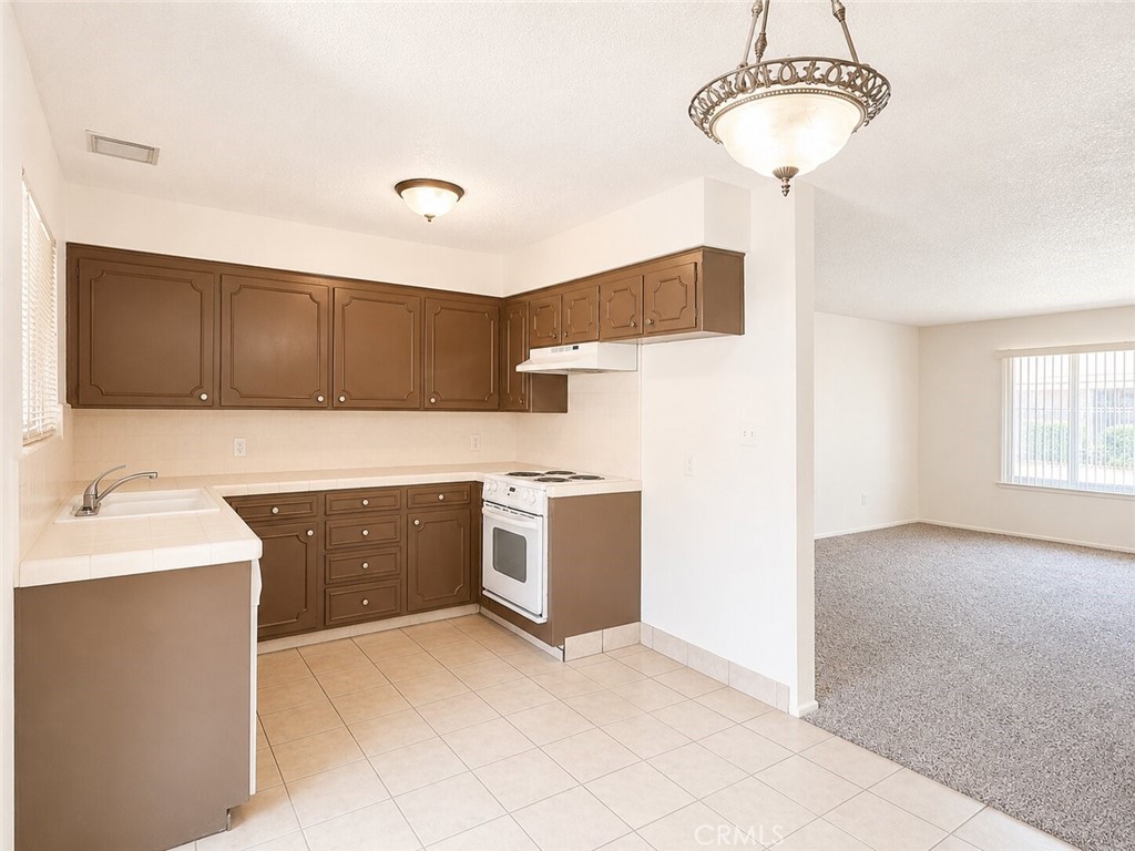 3749 N Fruit C Property Photo 12