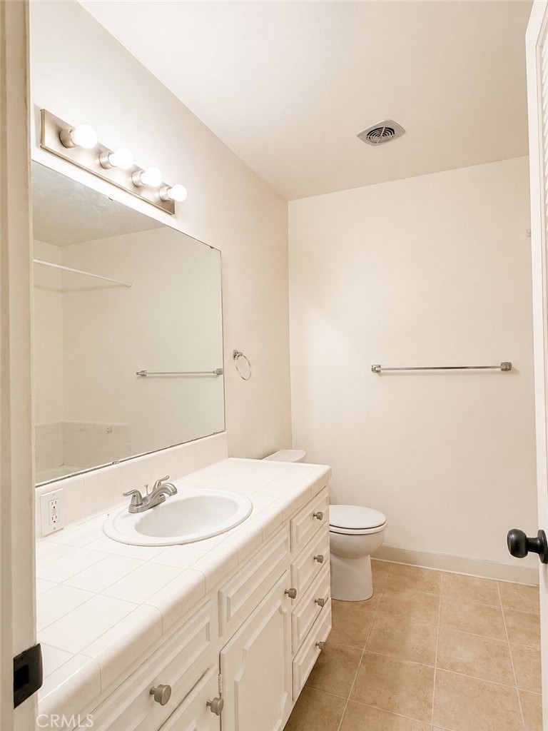 3749 N Fruit C Property Photo 19