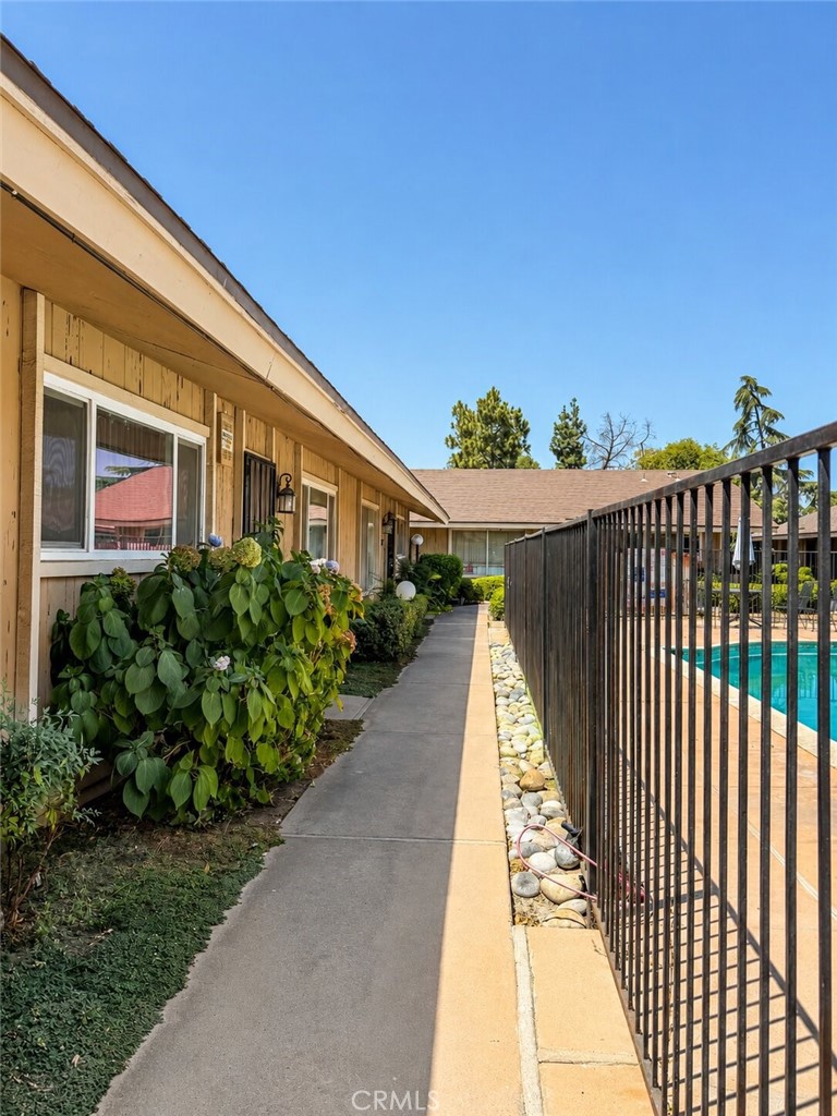 3749 N Fruit C Property Photo 27