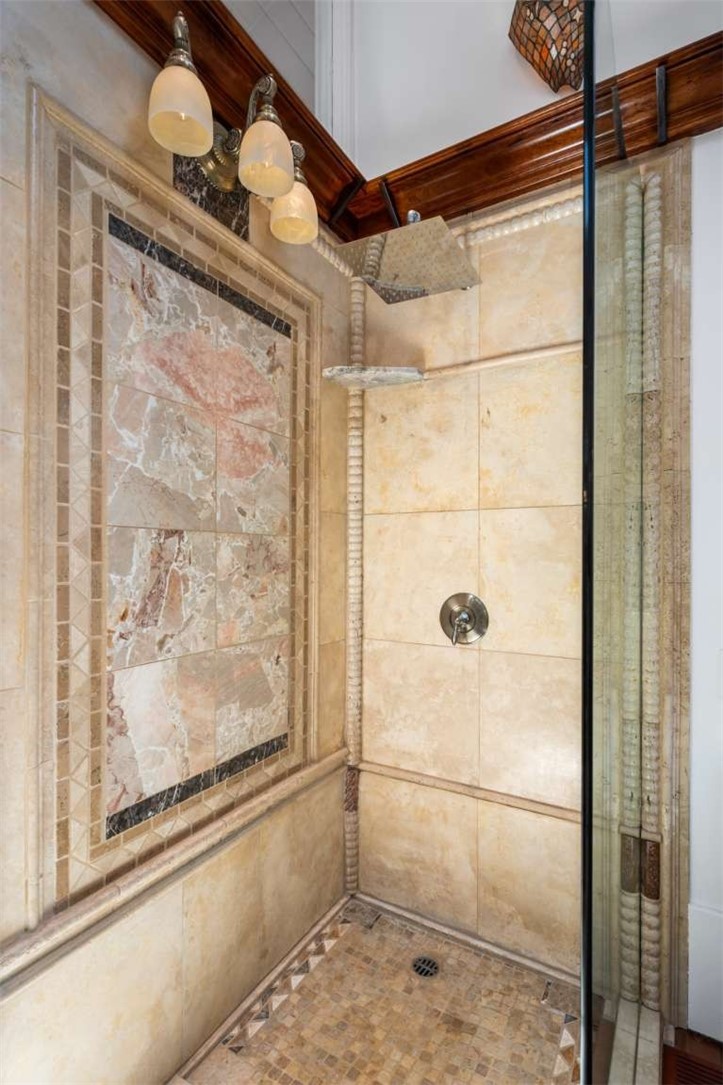 1285 W 23rd Street Property Photo 14