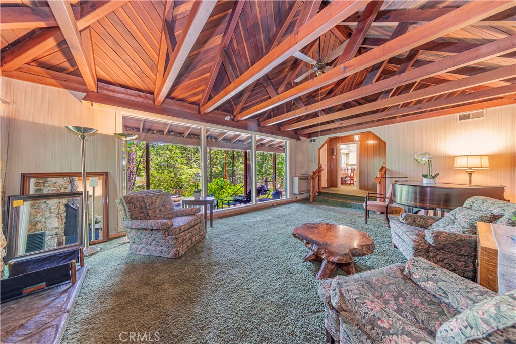 1173 Railroad Lane Property Photo 12