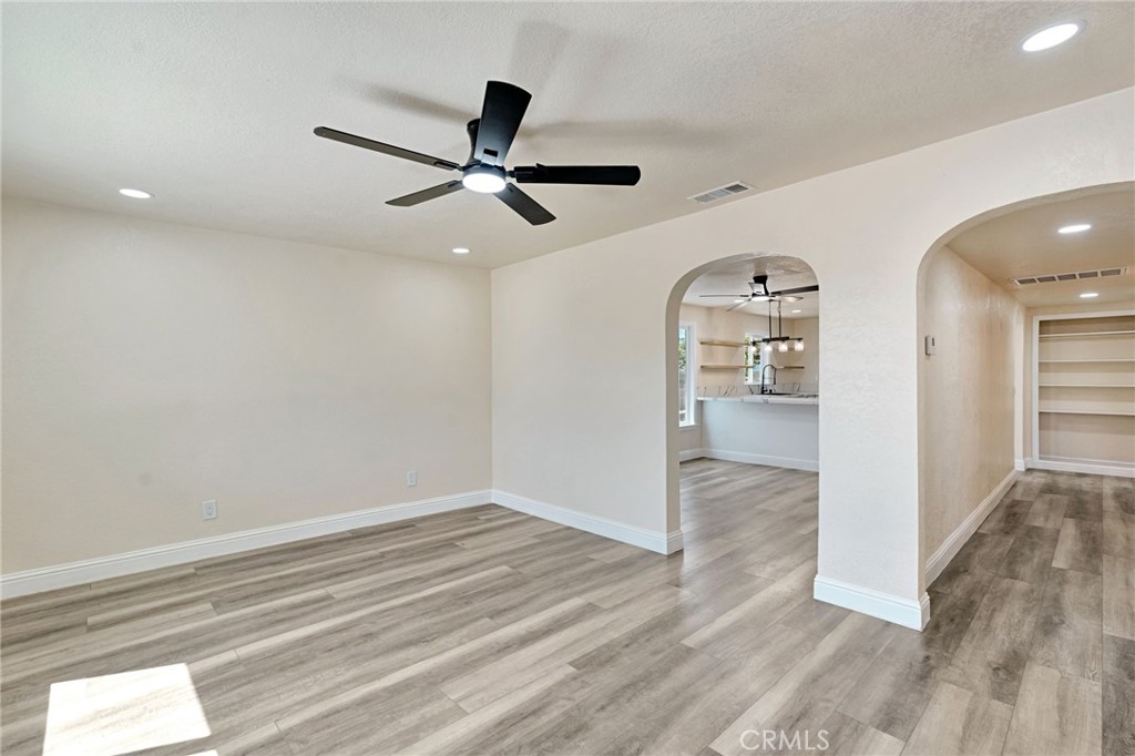15760 Raymond Property Photo 5