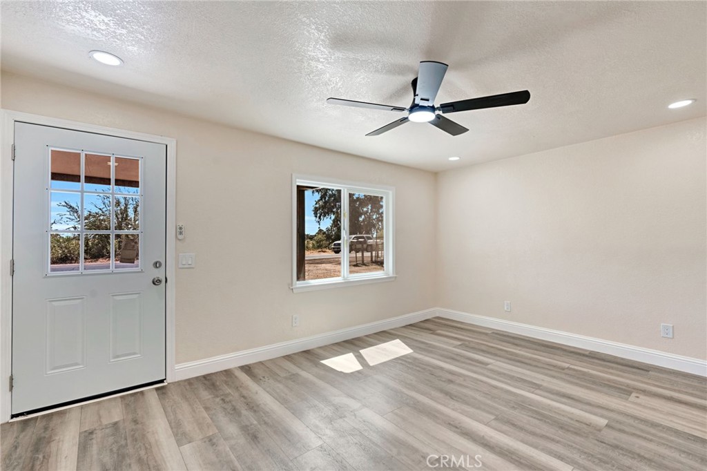 15760 Raymond Property Photo 6