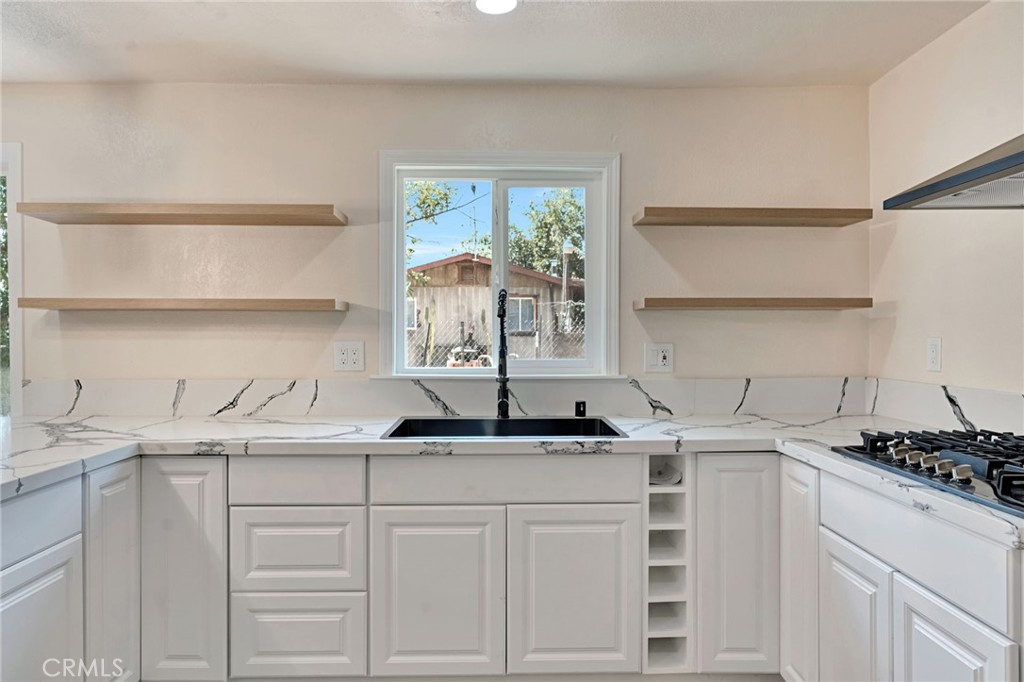 15760 Raymond Property Photo 14