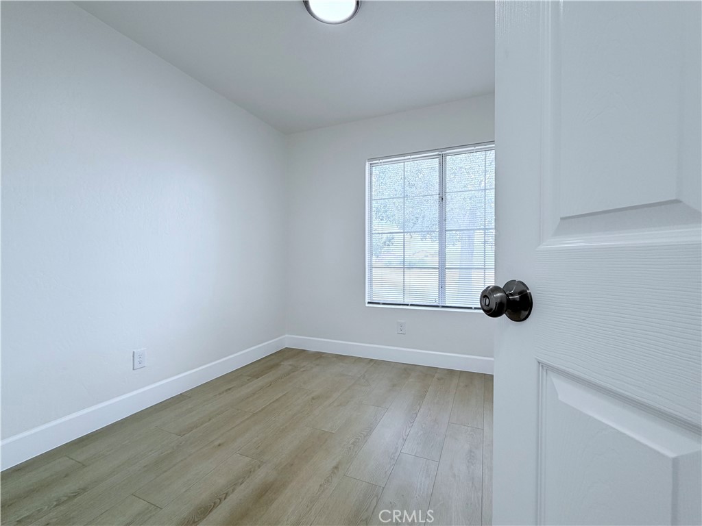 518 E Avenue J11 Property Photo 13