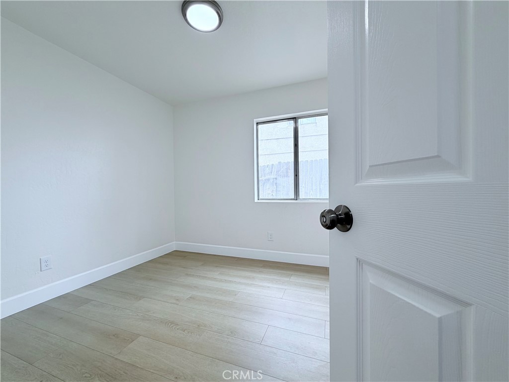 518 E Avenue J11 Property Photo 16