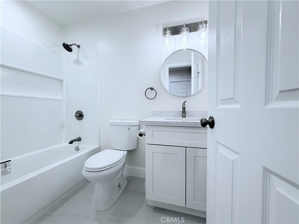 518 E Avenue J11 Property Photo 19
