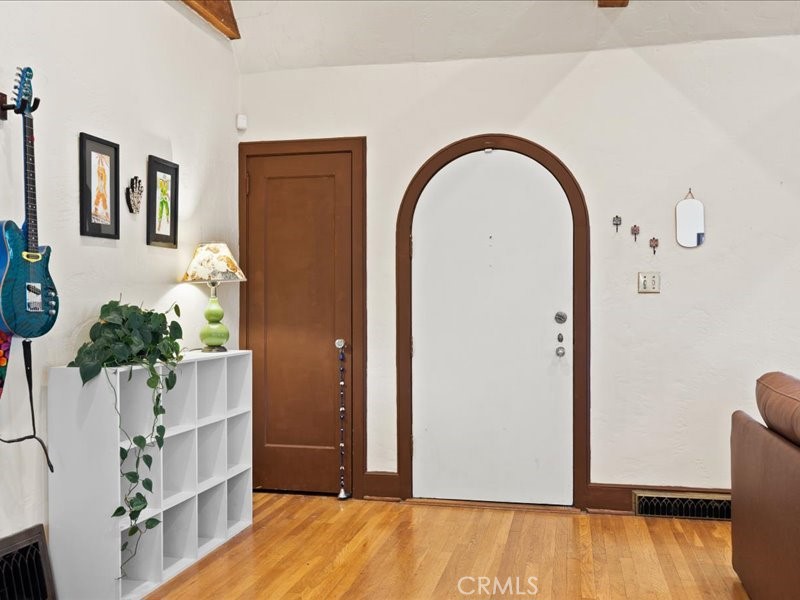 935 Poplar Property Photo 6