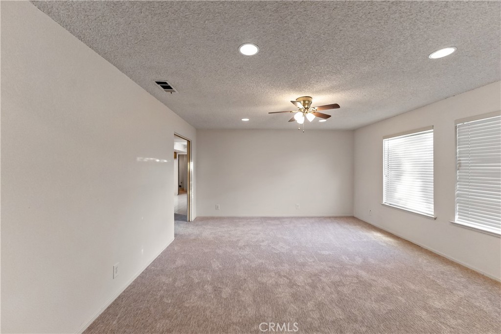 12165 Caron Property Photo 5