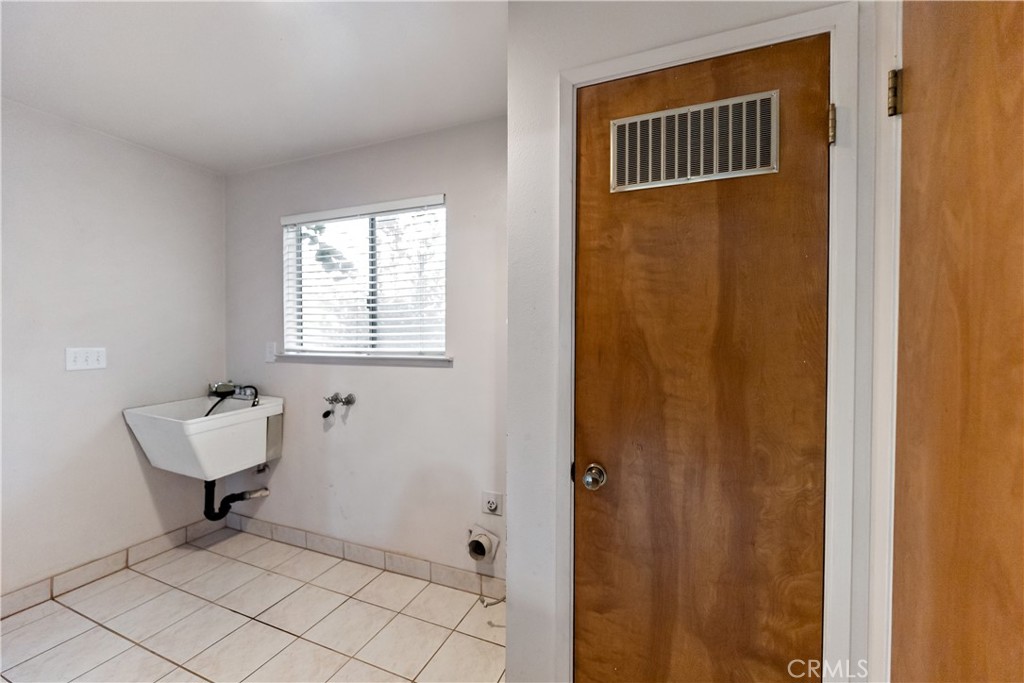 12165 Caron Property Photo 12