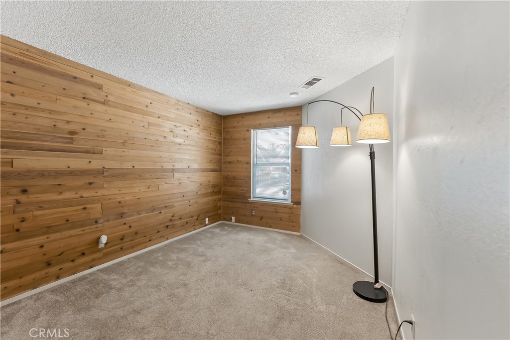 2521 N Selland Avenue Property Photo 12