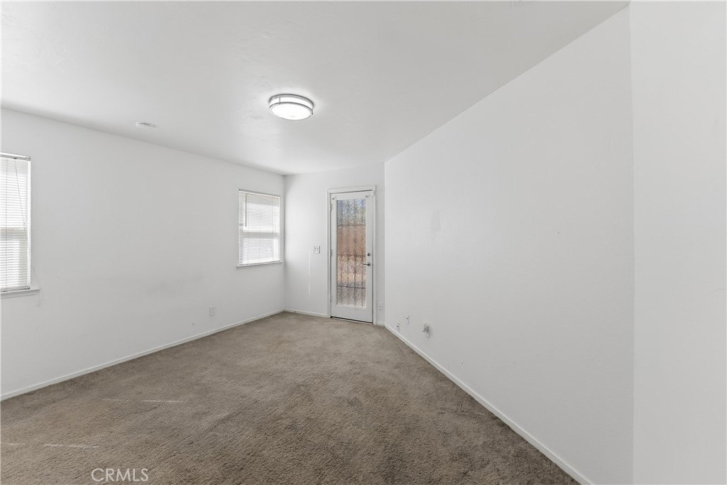 2521 N Selland Avenue Property Photo 13
