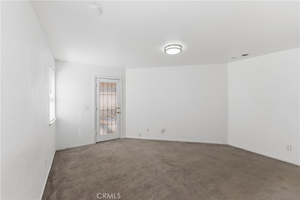 2521 N Selland Avenue Property Photo 14