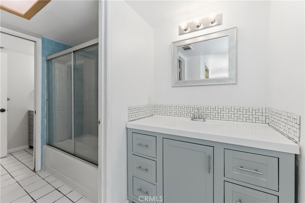 2521 N Selland Avenue Property Photo 15