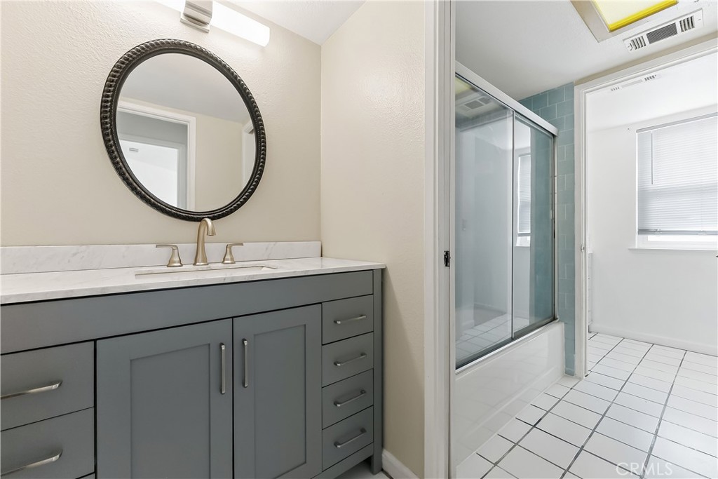 2521 N Selland Avenue Property Photo 16