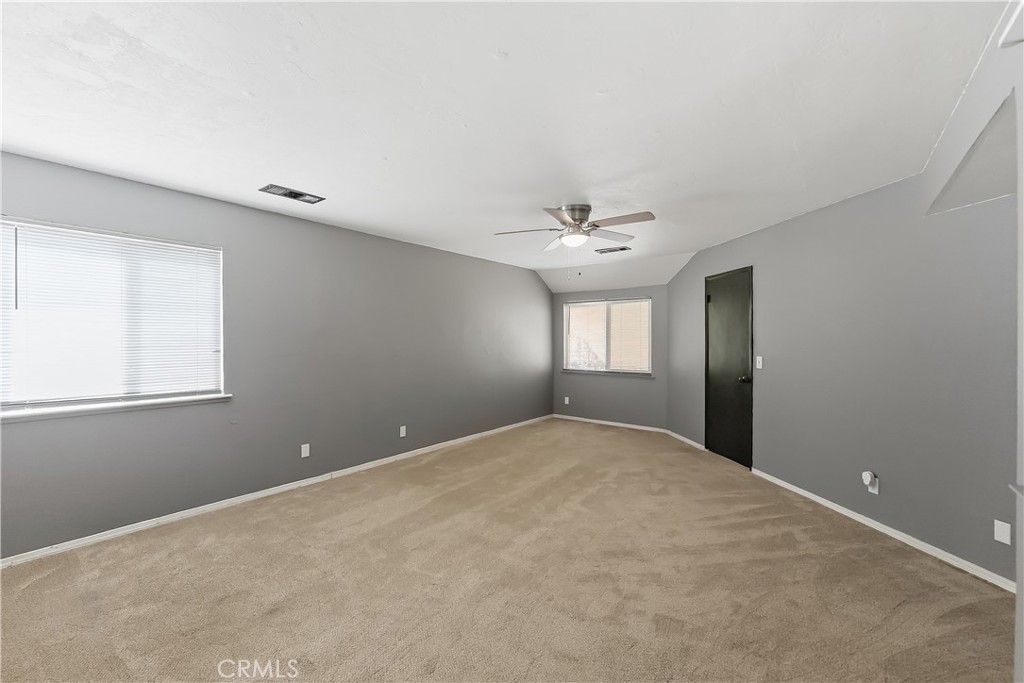 2521 N Selland Avenue Property Photo 17